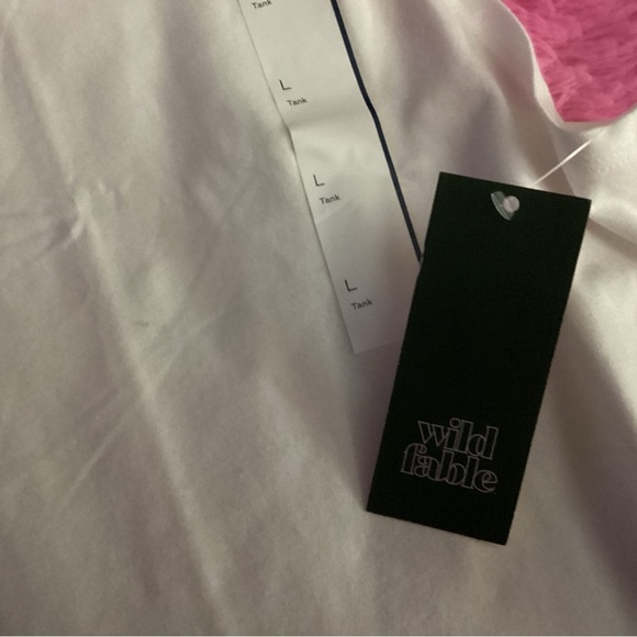 NWT WHITE CROPPED SLEEVELESS TUNIC SIZE JR L, BY WILD FABLE, GREAT DEAL - Picture 3 of 3